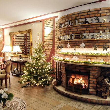 Hubertus Aparthotel & Restaurant & Horse Club Starogard Gdanski Bagian luar foto