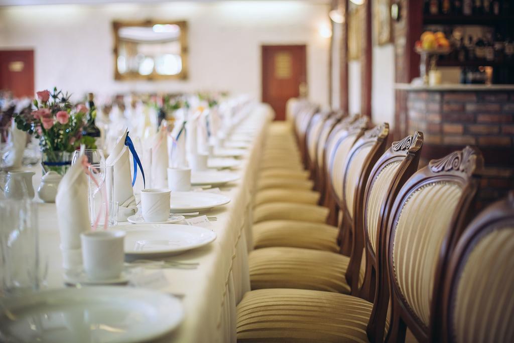 Hubertus Aparthotel & Restaurant & Horse Club Starogard Gdanski Bagian luar foto