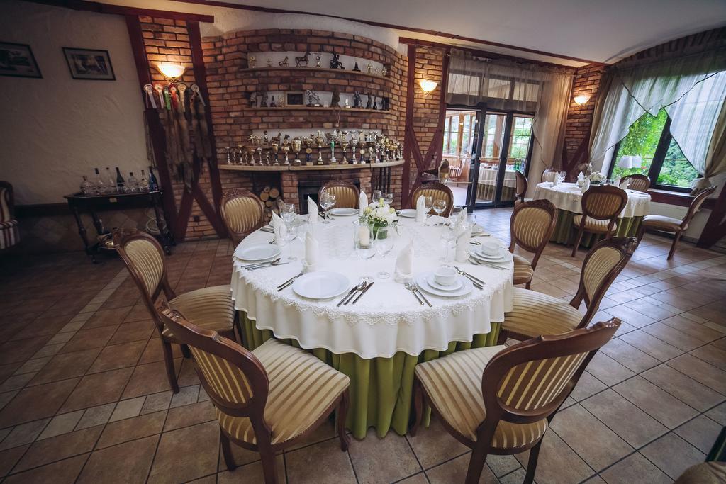 Hubertus Aparthotel & Restaurant & Horse Club Starogard Gdanski Bagian luar foto