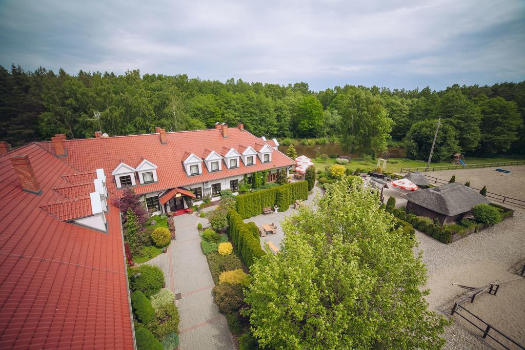 Hubertus Aparthotel & Restaurant & Horse Club Starogard Gdanski Bagian luar foto