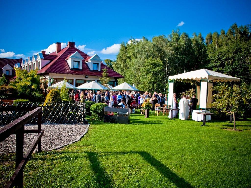 Hubertus Aparthotel & Restaurant & Horse Club Starogard Gdanski Bagian luar foto
