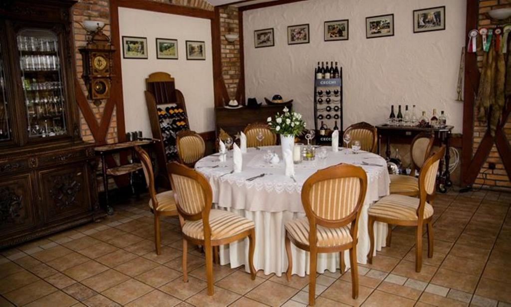 Hubertus Aparthotel & Restaurant & Horse Club Starogard Gdanski Bagian luar foto
