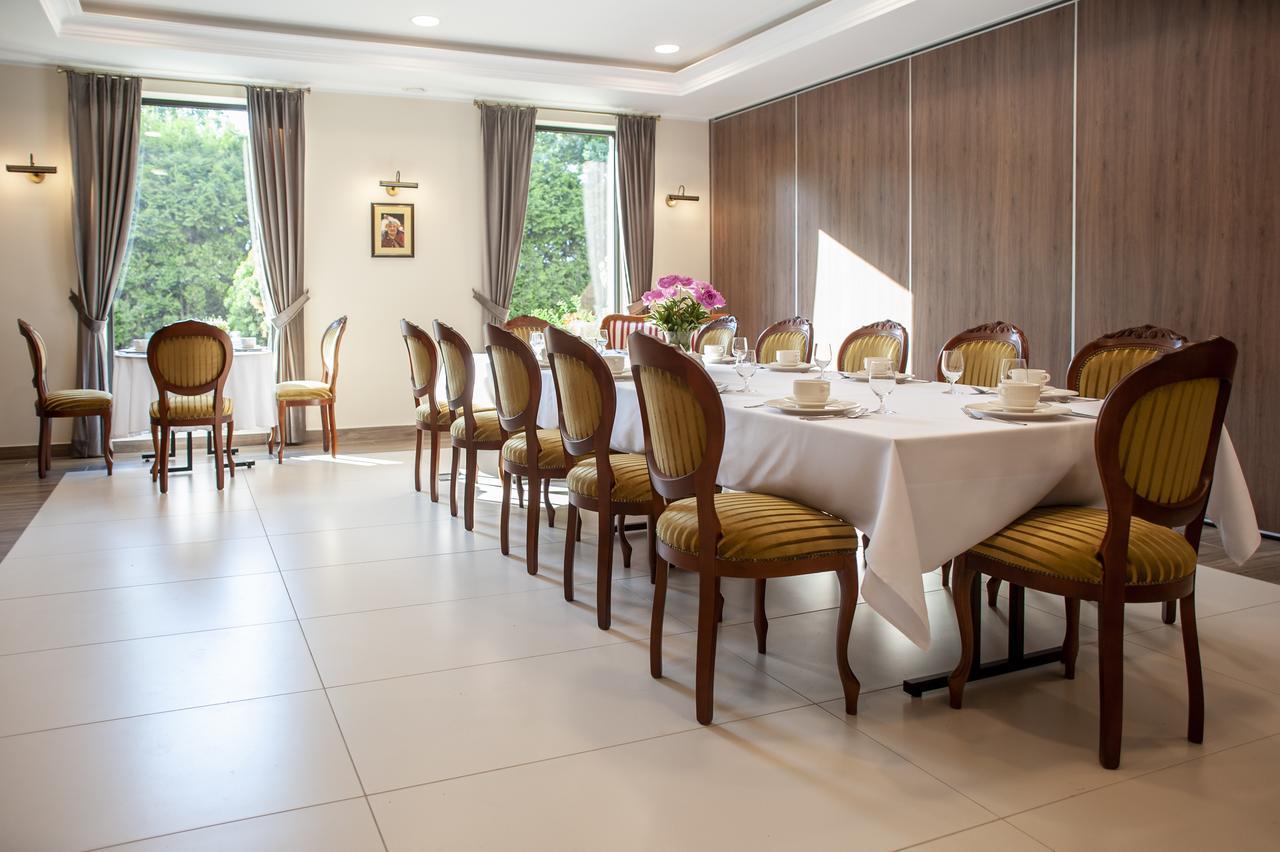 Hubertus Aparthotel & Restaurant & Horse Club Starogard Gdanski Bagian luar foto