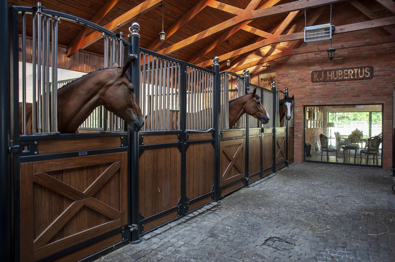 Hubertus Aparthotel & Restaurant & Horse Club Starogard Gdanski Bagian luar foto