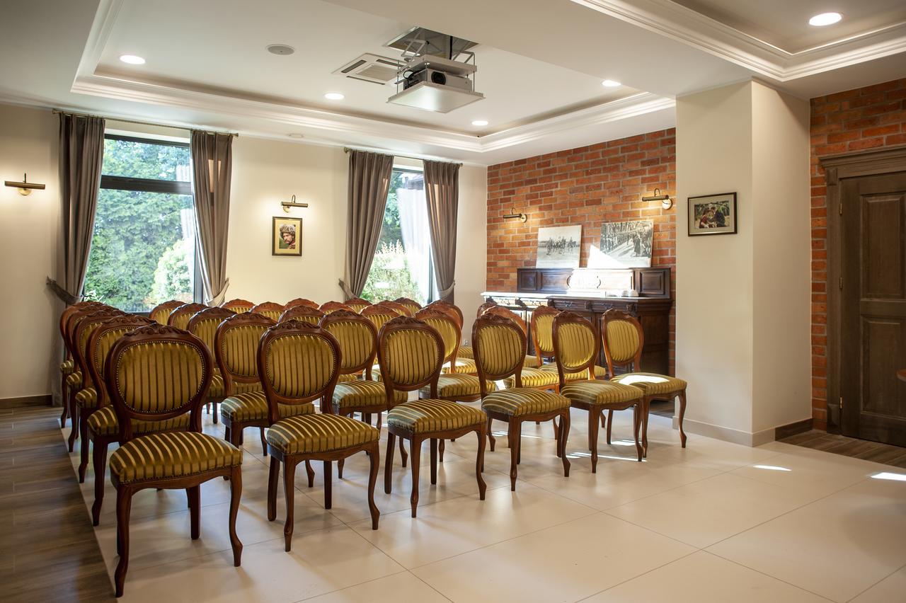 Hubertus Aparthotel & Restaurant & Horse Club Starogard Gdanski Bagian luar foto