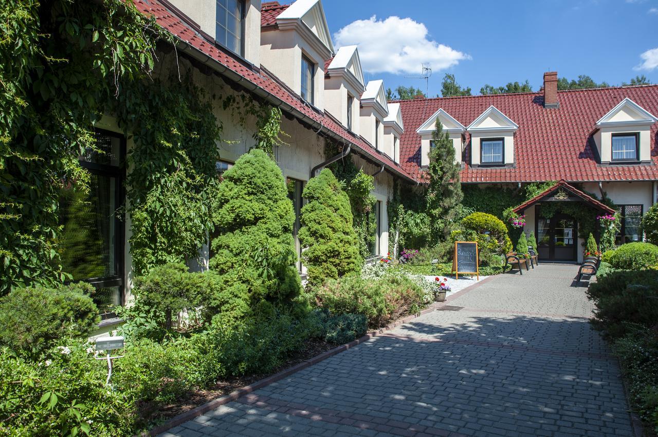 Hubertus Aparthotel & Restaurant & Horse Club Starogard Gdanski Bagian luar foto