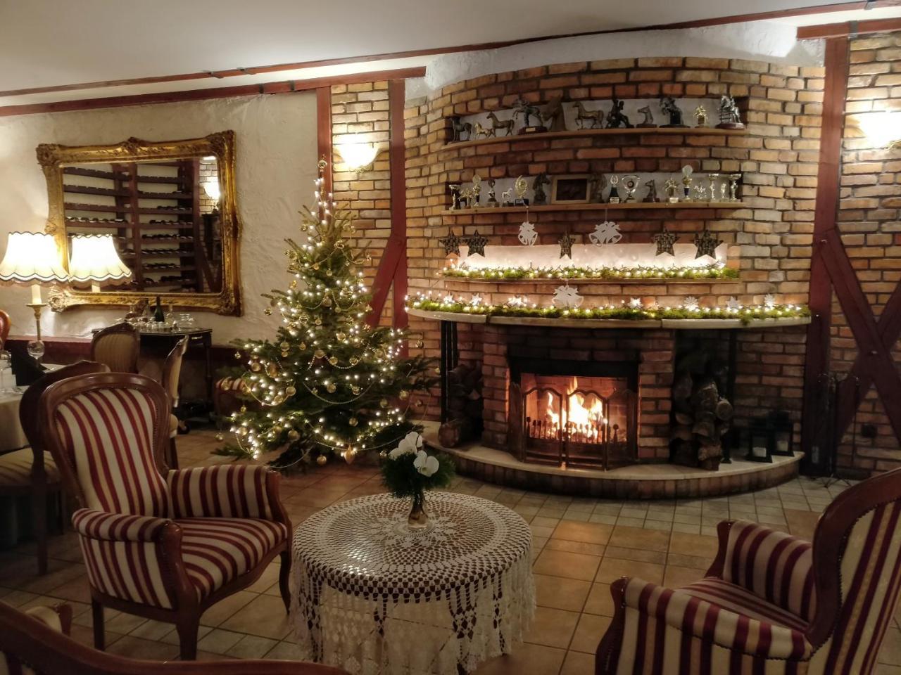 Hubertus Aparthotel & Restaurant & Horse Club Starogard Gdanski Bagian luar foto